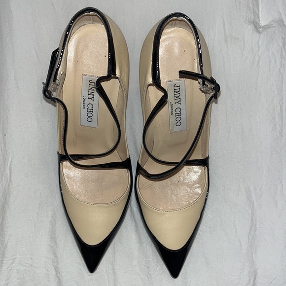 Shoes - 🖤Beautiful JIMMY CHOO Pumps 🖤